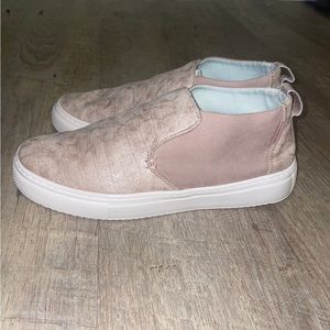 Hey Dude Peyton Croco Pink Ultra Light Slip On Sneaker Shoes Womens US Size 8